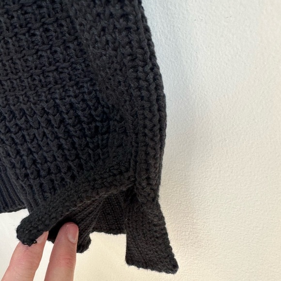 NWT Universal Thread Crochet Knit Open Work Sweater Vest Black Size X-Small - Picture 7 of 11